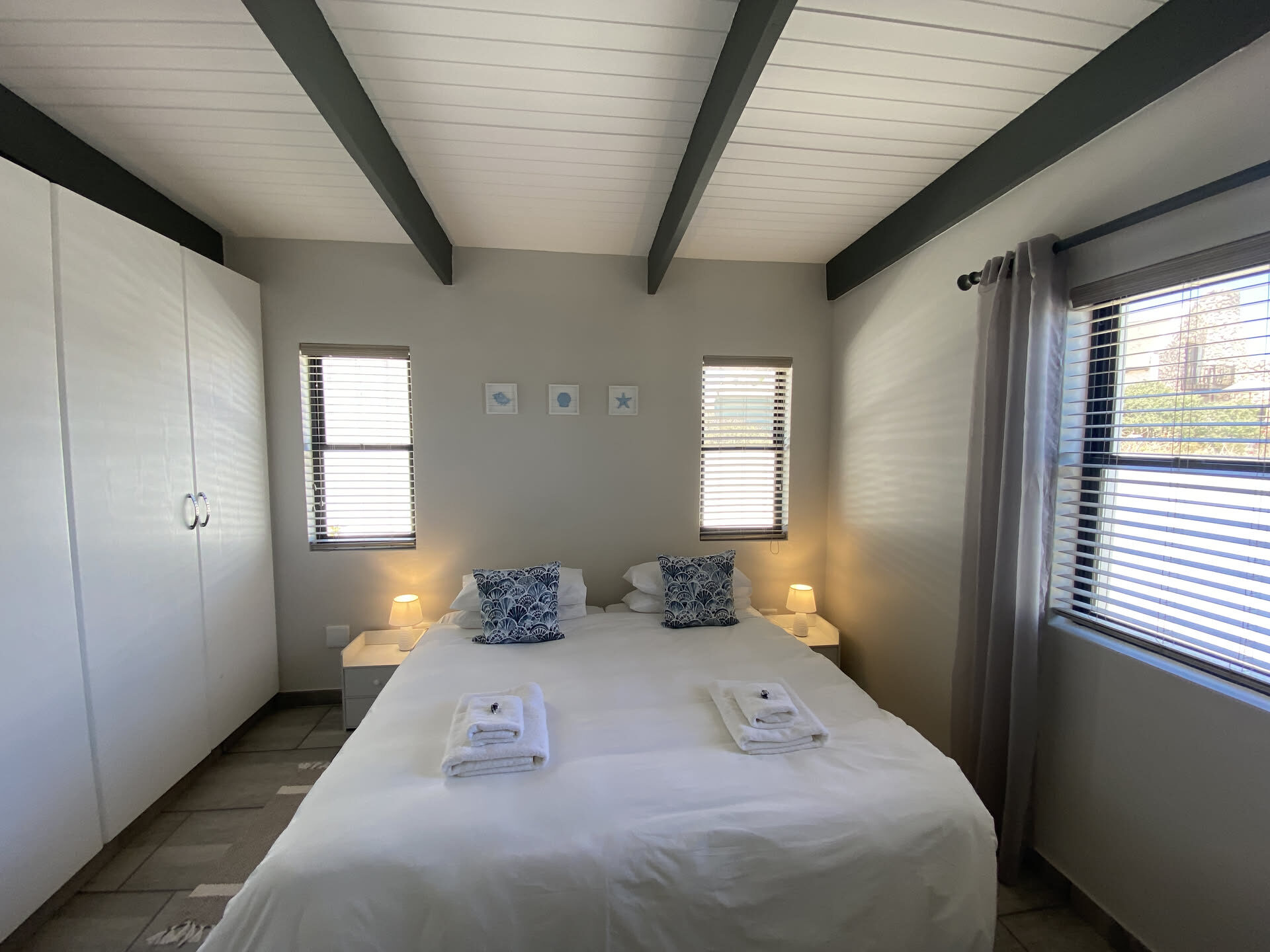 Main bedroom — De Meye